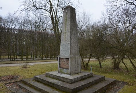 Rozebrano pomnik żołnierzy radzieckich w parku