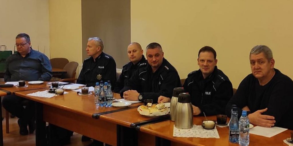 Policjanci i pracownicy KUK na szkoleniu.