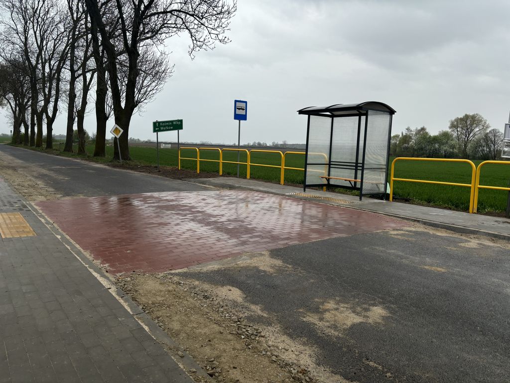 Nowe chodniki przy Marcińca i w Starej Obrze