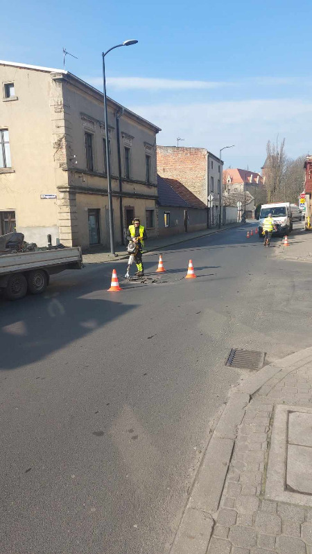 Ulica i kratki sściekowe w remoncie 