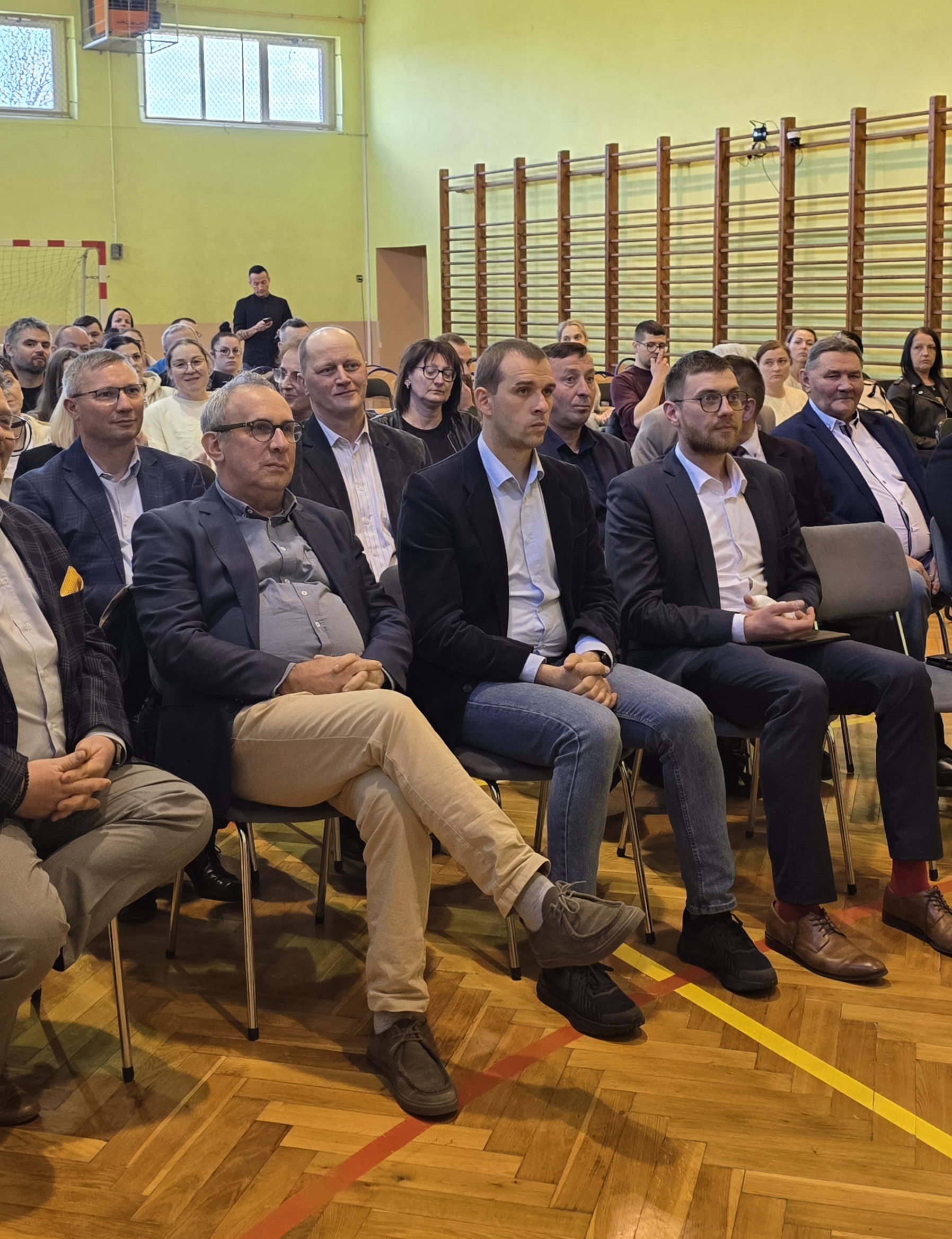 Na sesji dyskutowali o szkołach 