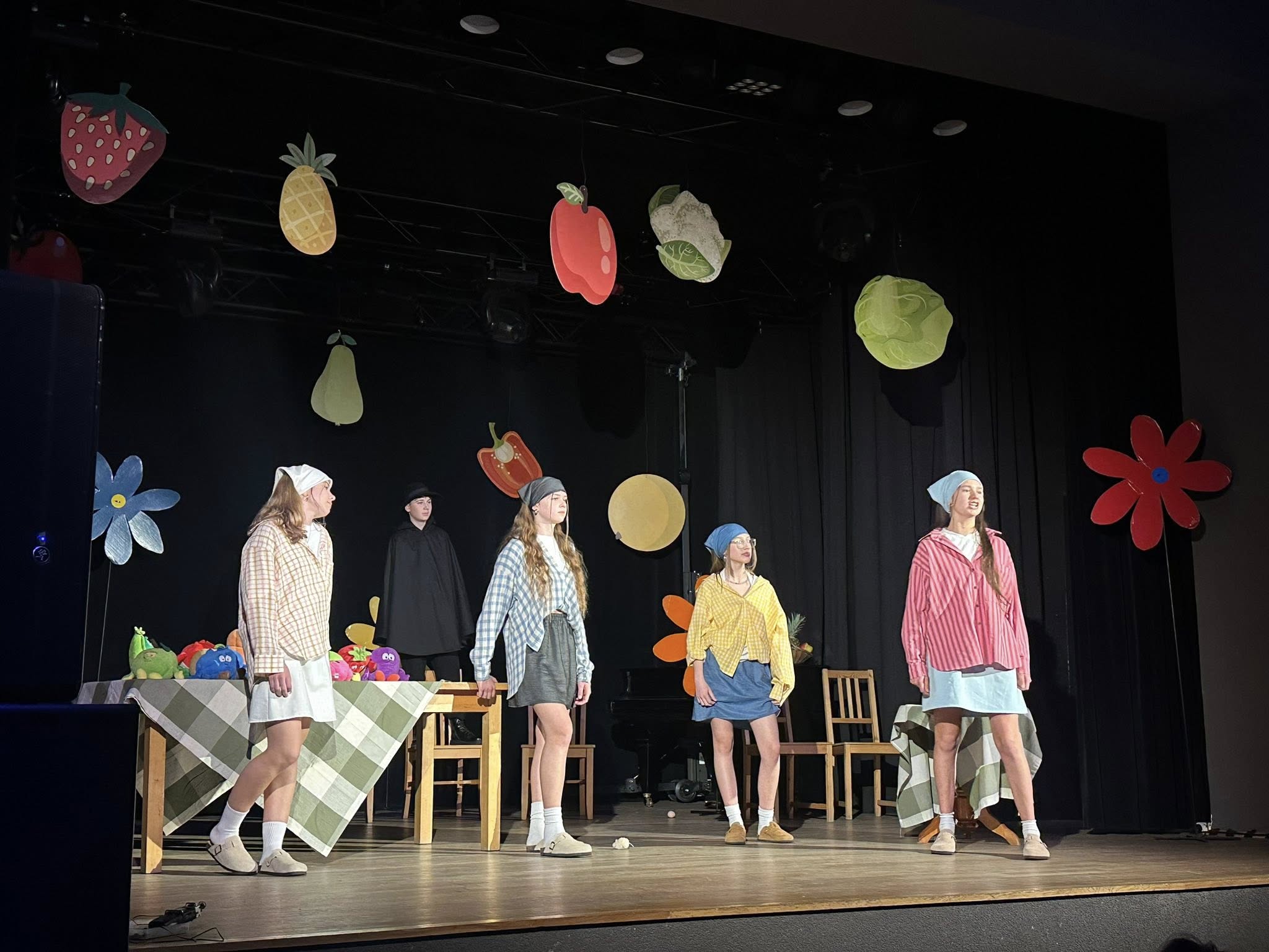  Teatr 10.50 wystawił ,,Spektakl apetyczny'' 