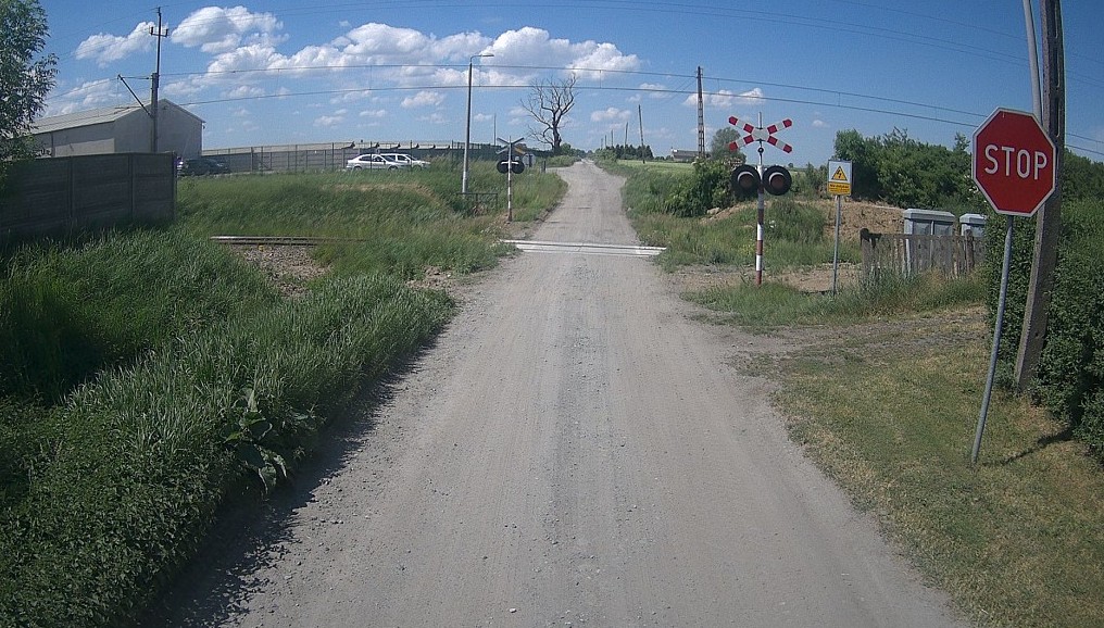 Przejazd_kolejowy_Psie_Pole-_Lipowiec.jpg
