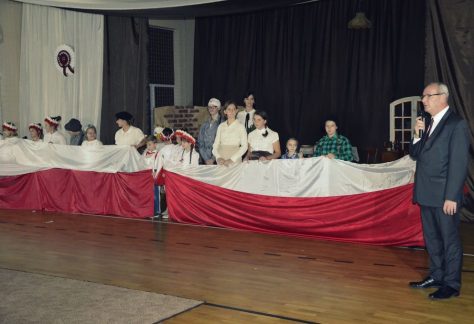 „Pisk Białego Orła”-spektakl uczniów szkoły Podstawowej w Starej Obrze