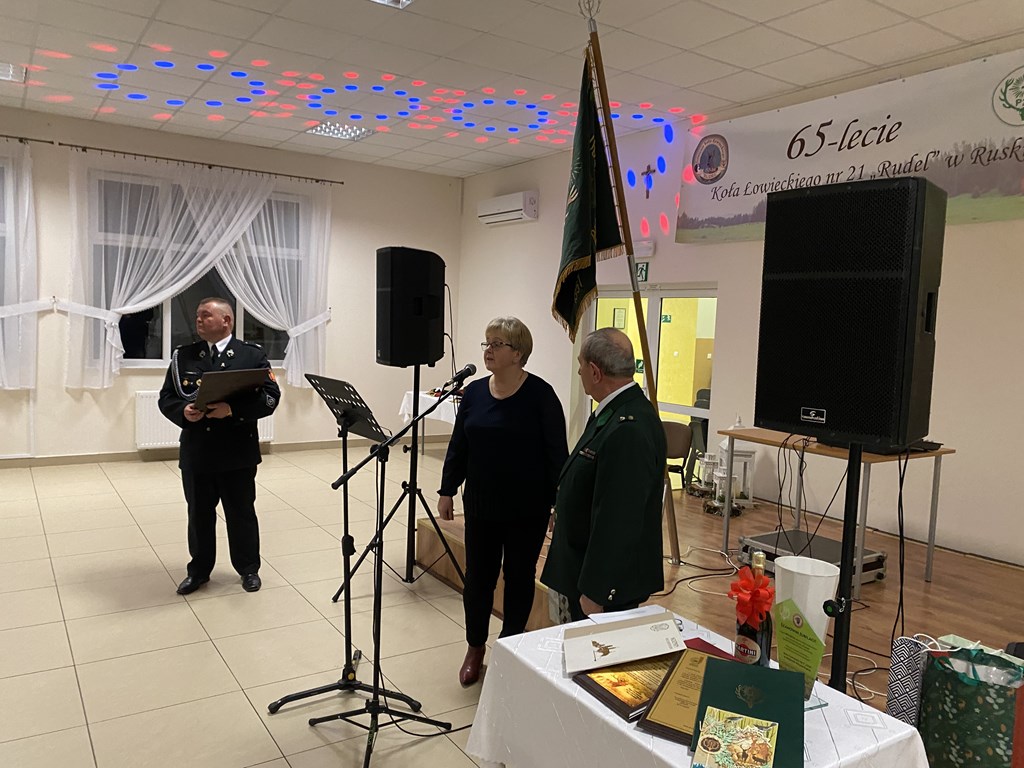Uczestnicy jubileuszu 65-lecia Koła Łowieckiego „RUDEL” w Rusku